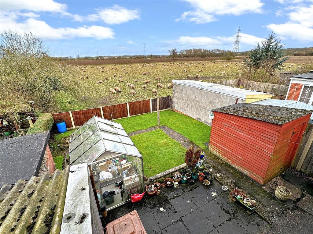 Rear Garden &amp; Rural Outlook 250