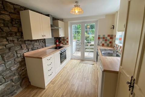 2 bedroom semi-detached house to rent, West Street, Bampton, Tiverton