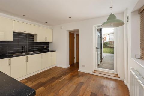 3 bedroom semi-detached house for sale, Swanfield Road, Whitstable