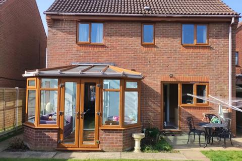 3 bedroom detached house for sale, Gatewick Lane, Milton Keynes, MK7