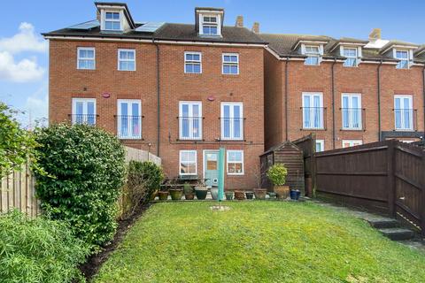 4 bedroom semi-detached house for sale, Bluebell Road, Ashford TN23