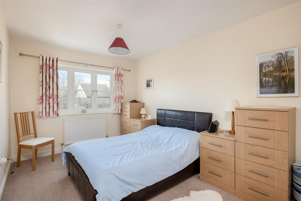 8 Foxfield Court-7.jpg