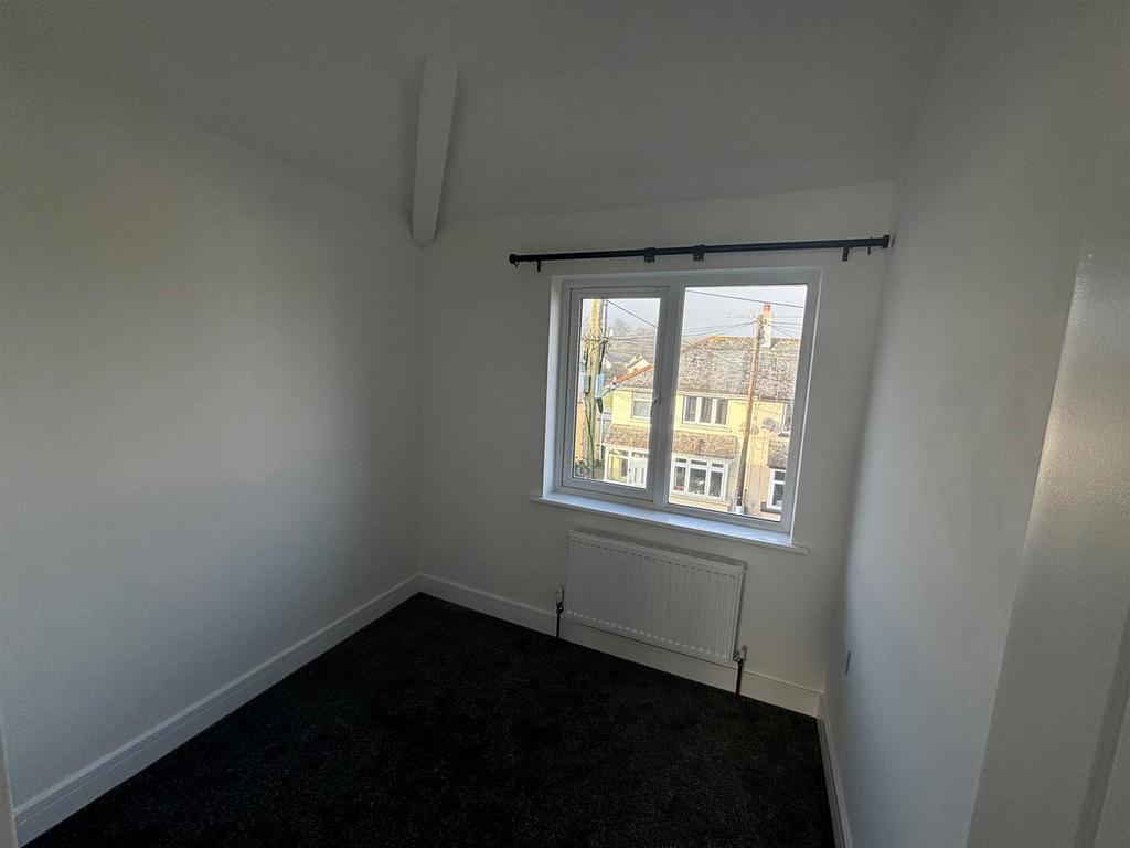 Bed 3.jpg