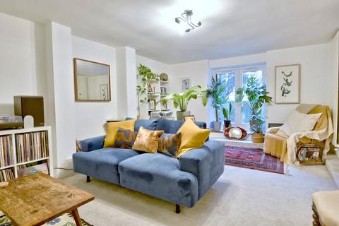 2 bedroom maisonette for sale, Croftdown Road, Dartmouth Park, London NW5