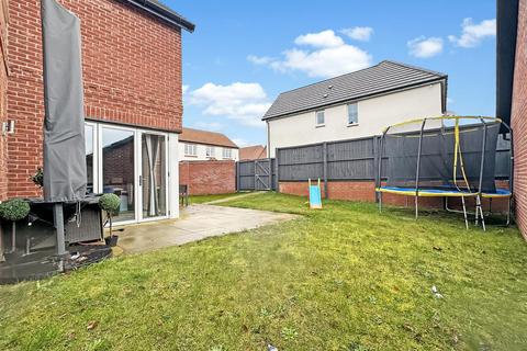 4 bedroom detached house for sale, Ribbon Pond Drive, Middlebeck, Newark