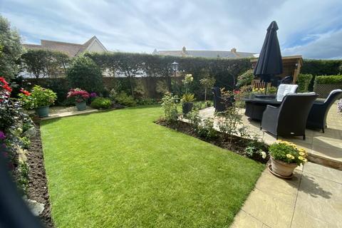 5 bedroom detached house for sale, Alexandra Corniche, Hythe