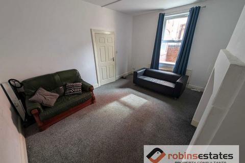 4 bedroom flat to rent, Nottingham,  NG7 6LH