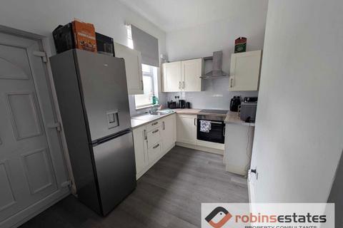 4 bedroom flat to rent, Nottingham,  NG7 6LH