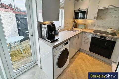 2 bedroom end of terrace house for sale, Basing Street, Liverpool