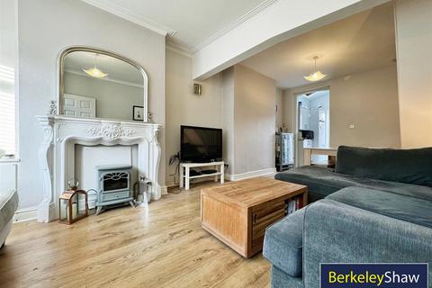 2 bedroom end of terrace house for sale, Basing Street, Liverpool