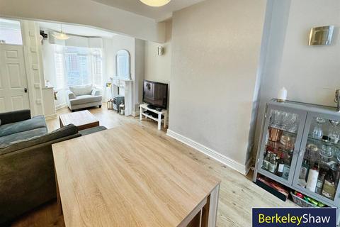 2 bedroom end of terrace house for sale, Basing Street, Liverpool