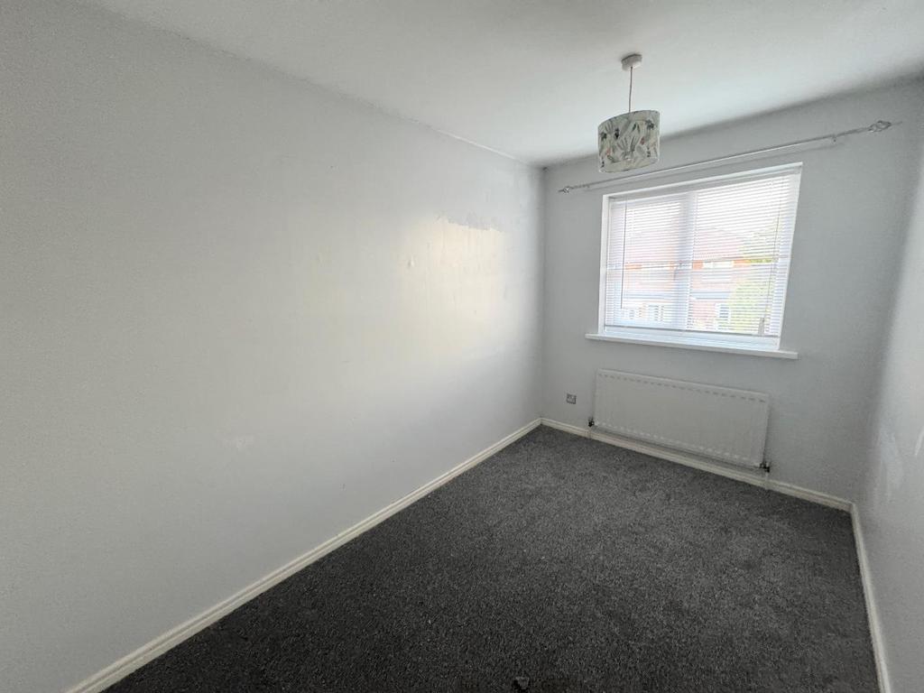 Bedroom (rear)