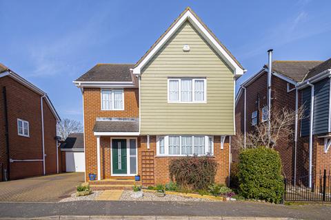 4 bedroom detached house for sale, Hogarth Way, Rochford, SS4