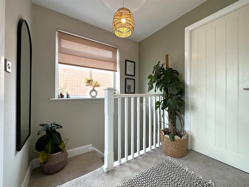 First Floor Landing 695