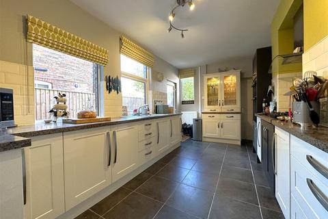 4 bedroom semi-detached house for sale, Belmont, Wellington Road, Newark