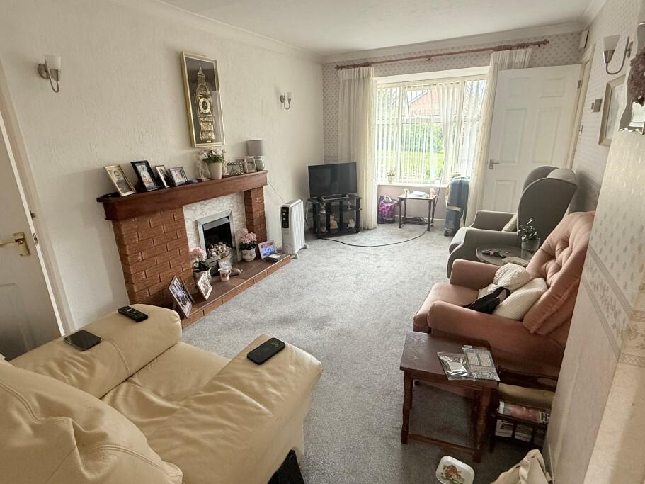 Lounge Pic 3