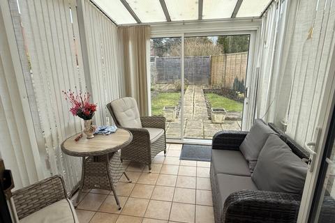16 Armstrong Way, Woodley, Reading, RG5 4NW