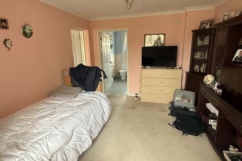 16 Armstrong Way, Woodley, Reading, RG5 4NW
