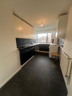 1 bedroom flat to rent, St. John Walk, Dewsbury, WF13