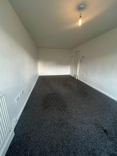 1 bedroom flat to rent, St. John Walk, Dewsbury, WF13