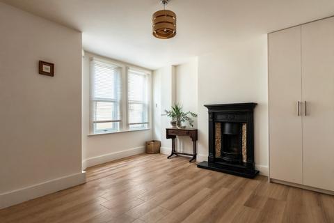 4 bedroom townhouse for sale, Vicarage Park, Plumstead, London, SE18 7SU