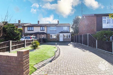 3 bedroom end of terrace house for sale, Bourne Avenue, Basildon SS15