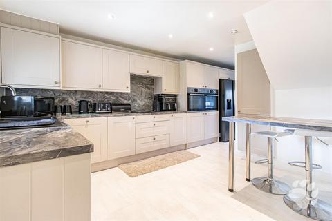 49 Bourne Avenue, Basildon, SS15 6DY