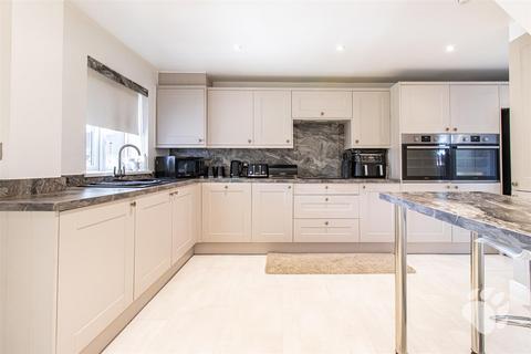 49 Bourne Avenue, Basildon, SS15 6DY