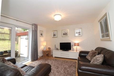 3 bedroom townhouse to rent, Parklands Way, Blackburn, BB2 4RF