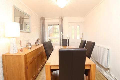 3 bedroom townhouse to rent, Parklands Way, Blackburn, BB2 4RF