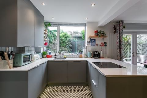 50 Buckstone Crescent, Edinburgh, EH10 6PR