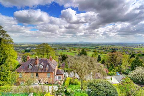 2 bedroom detached house for sale, Holywell Road, Malvern WR14