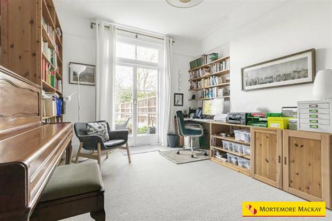 4 bedroom semi-detached house for sale, Green Dragon Lane, London