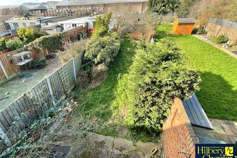 3 bedroom terraced house for sale, Beechfield Gardens, Romford, RM7