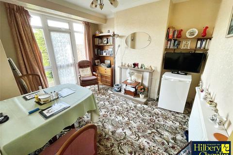 3 bedroom terraced house for sale, Beechfield Gardens, Romford, RM7