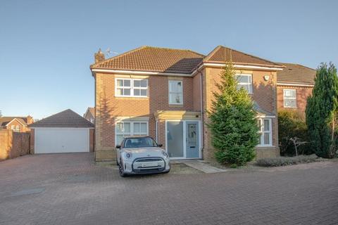 4 bedroom detached house for sale, Heathfields, Downend, Bristol, BS16 6HT