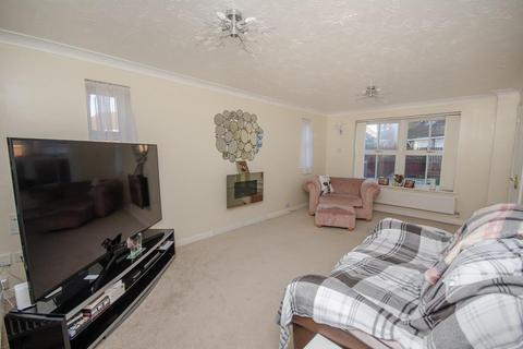 4 bedroom detached house for sale, Heathfields, Downend, Bristol, BS16 6HT