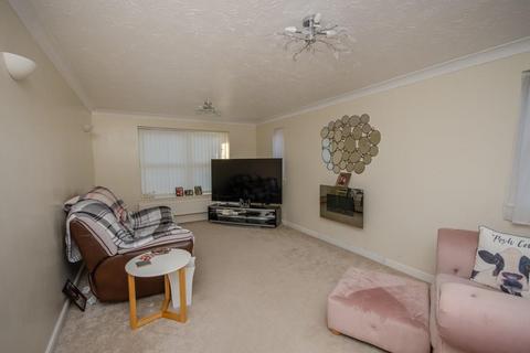 4 bedroom detached house for sale, Heathfields, Downend, Bristol, BS16 6HT