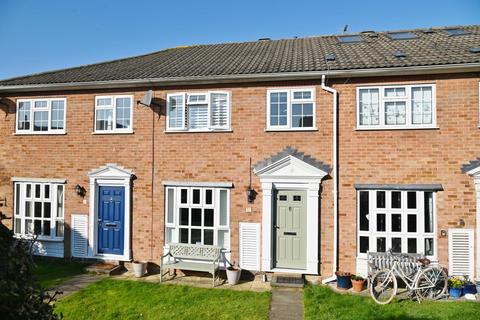 3 bedroom terraced house for sale, Queen Annes Close, Twickenham TW2