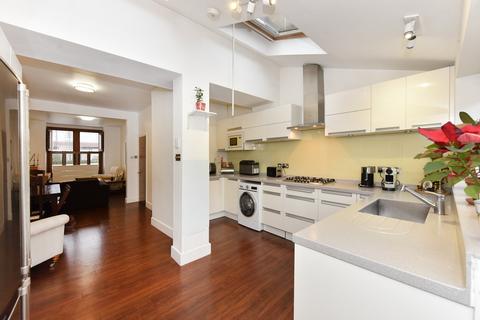 28 Netherbury Road, London, W5 4SP