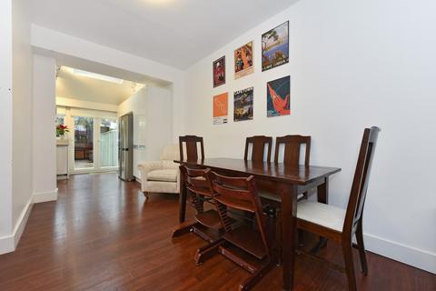 28 Netherbury Road, London, W5 4SP