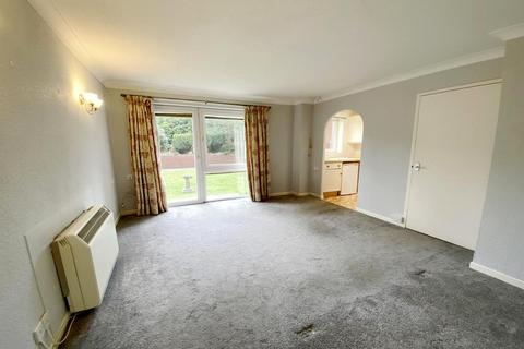 1 bedroom flat for sale, Homelands House, Ringwood Road, Ferndown, Dorset, BH22