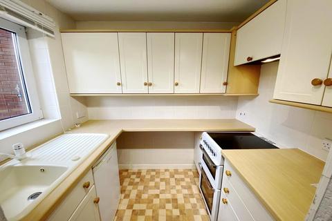 1 bedroom flat for sale, Homelands House, Ringwood Road, Ferndown, Dorset, BH22