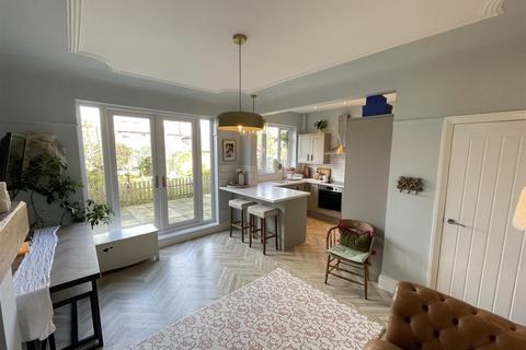 104 Heath Road, Wirral, CH63 2HE