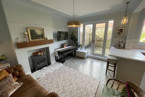 104 Heath Road, Wirral, CH63 2HE