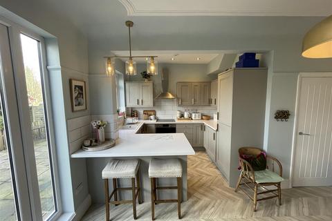 104 Heath Road, Wirral, CH63 2HE