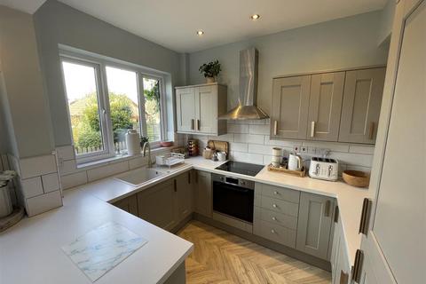 104 Heath Road, Wirral, CH63 2HE