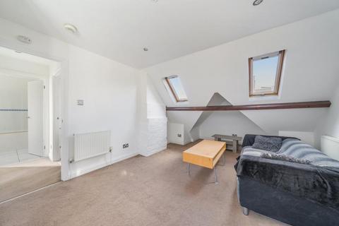 1 bedroom flat to rent, West Byfleet, Surrey, KT14