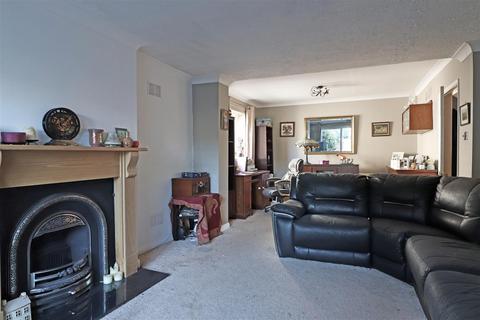 4 bedroom detached bungalow for sale, Honeycrock Lane, Salfords, Redhill