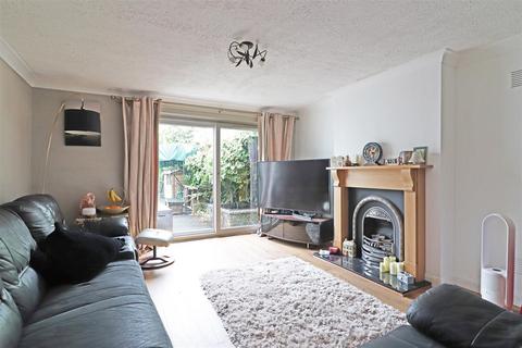 4 bedroom detached house for sale, Honeycrock Lane, Salfords, Redhill